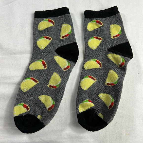 8 Pair Assorted Styles Socks - Picture 4 of 13